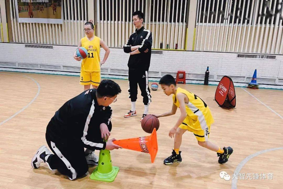 前锋如何通过心理训练增强比赛信心_0